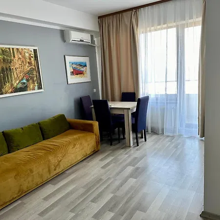Ida Summer Mamaia