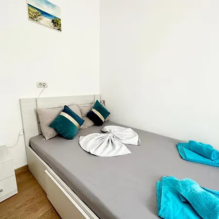 Ida Summer Mamaia